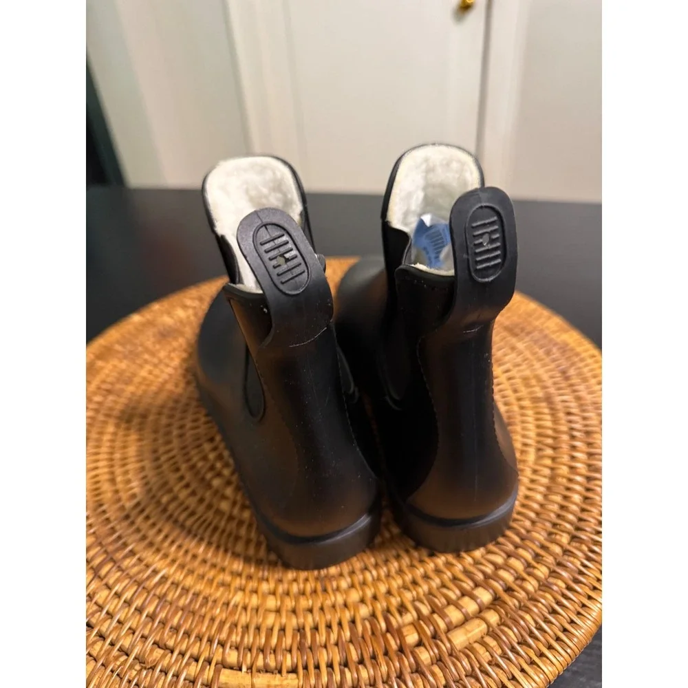 Khumbu Camille Black Faux Fur Lined Chelsea Rain Boots Ankle Waterproof Mens 7M